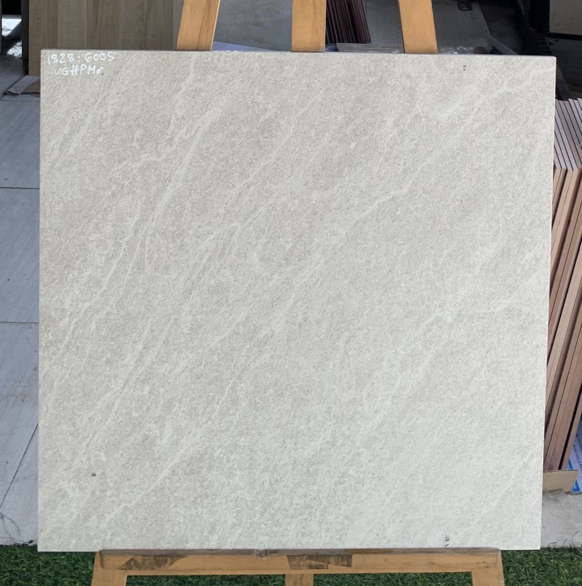 Gạch Marble Trắng Vân Mây: Xu Hướng Trang Trí Nhà Cửa